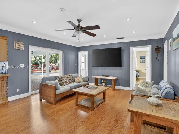 431 Vicksburg Ter, Plantation FL 33325