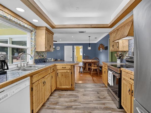 431 Vicksburg Ter, Plantation FL 33325