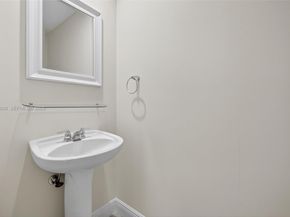 704 SW 1st Ave, Pompano Beach FL 33060