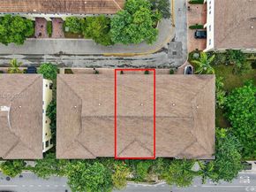 704 SW 1st Ave, Pompano Beach FL 33060