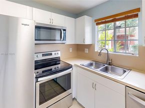 18712 SW 100th Ave 18712, Cutler Bay FL 33157