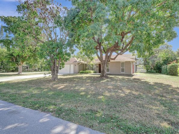 620 NE 2nd Street, Pompano Beach FL 33060
