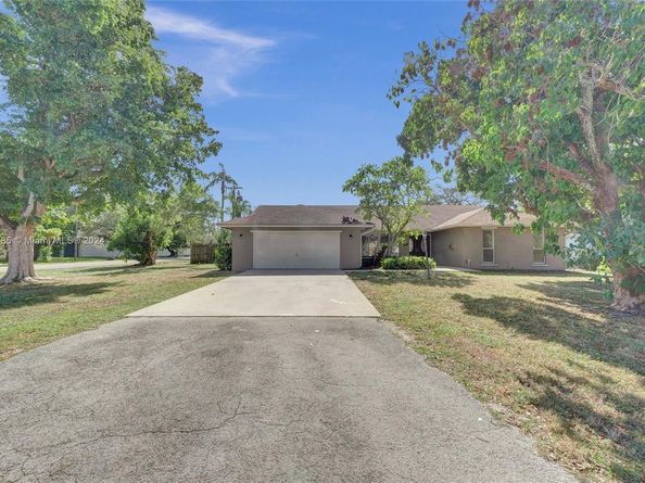620 NE 2nd Street, Pompano Beach FL 33060
