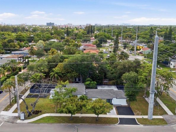 1810 NE 161st St, North Miami Beach FL 33162