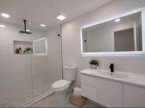 1810 NE 161st St, North Miami Beach FL 33162