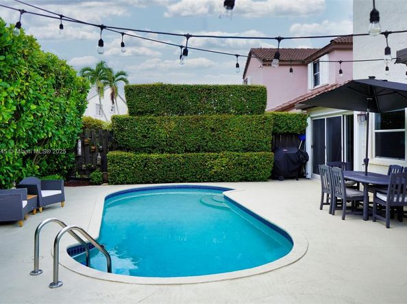 9725 SW 155th Ct, Miami FL 33196
