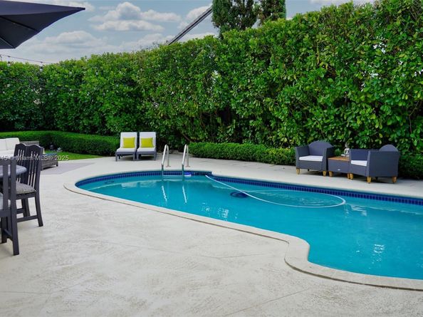9725 SW 155th Ct, Miami FL 33196