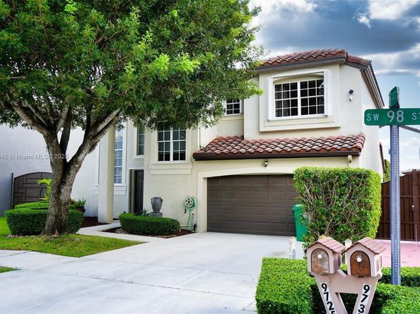 9725 SW 155th Ct, Miami FL 33196