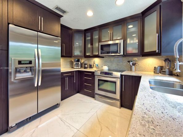 9725 SW 155th Ct, Miami FL 33196