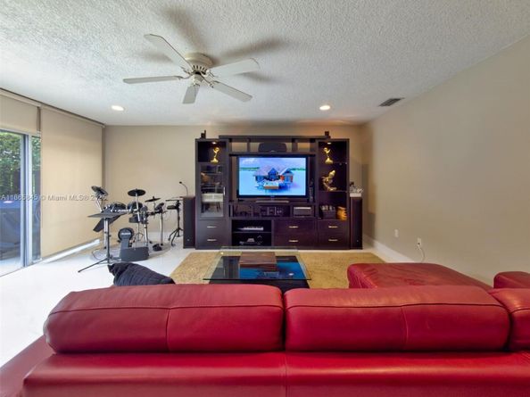 9725 SW 155th Ct, Miami FL 33196
