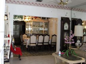 111 NW 52nd St, Miami FL 33127