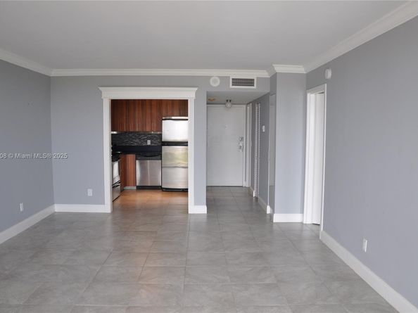 13499 Biscayne Blvd 1011, North Miami FL 33181
