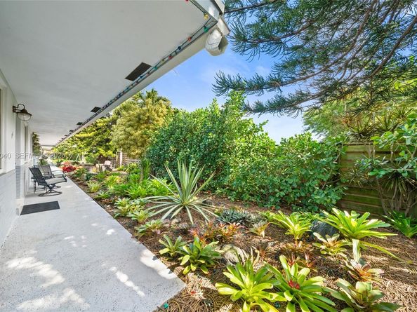 208 NE 4th St, Hallandale Beach FL 33009