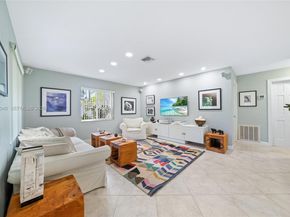 208 NE 4th St, Hallandale Beach FL 33009