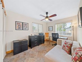 208 NE 4th St, Hallandale Beach FL 33009