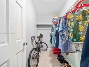 208 NE 4th St, Hallandale Beach FL 33009