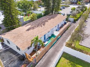 208 NE 4th St, Hallandale Beach FL 33009