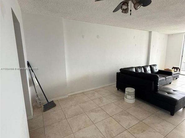 3660 NE 166th St 805, North Miami Beach FL 33160