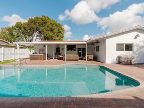 1710 NW 106th Ter, Pembroke Pines FL 33026