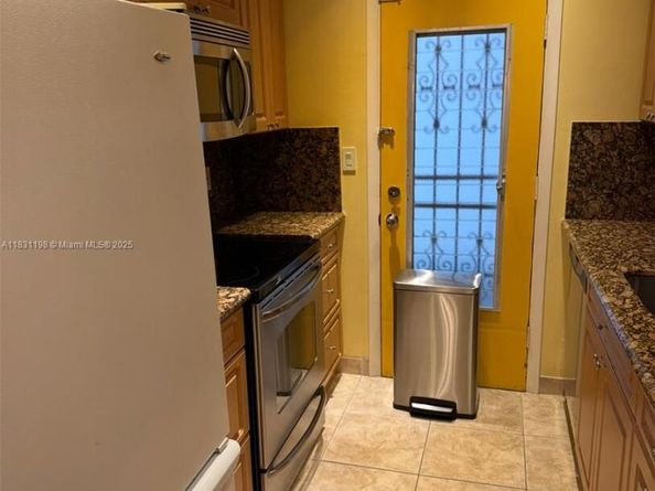 11685 Canal Dr 303, North Miami FL 33181