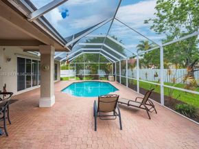 17921 NW 10th St, Pembroke Pines FL 33029