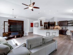 17921 NW 10th St, Pembroke Pines FL 33029