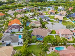 17921 NW 10th St, Pembroke Pines FL 33029