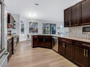 17921 NW 10th St, Pembroke Pines FL 33029