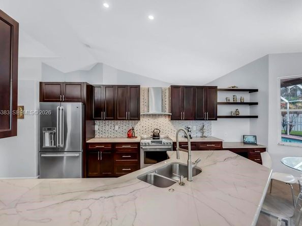 17921 NW 10th St, Pembroke Pines FL 33029
