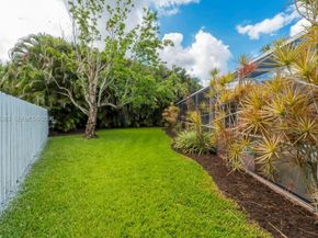17921 NW 10th St, Pembroke Pines FL 33029