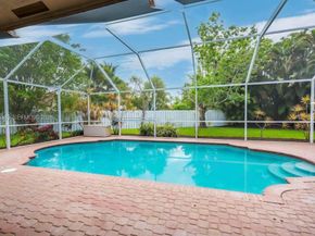 17921 NW 10th St, Pembroke Pines FL 33029