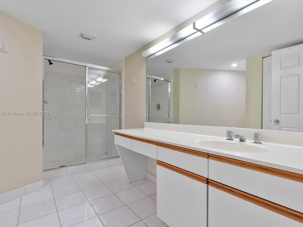 3530 Mystic Pointe Dr 808, Aventura FL 33180