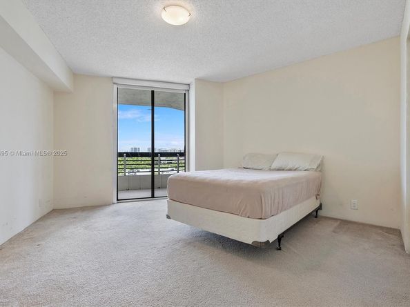 3530 Mystic Pointe Dr 808, Aventura FL 33180