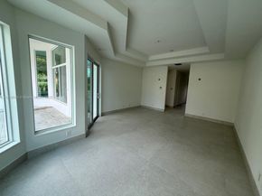 2523 Montclaire Cir, Weston FL 33327