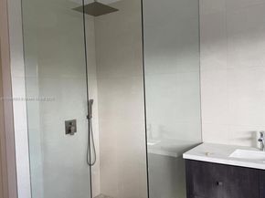 2523 Montclaire Cir, Weston FL 33327