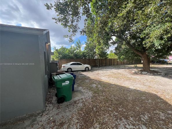 2255 NW 85th St, Miami FL 33147