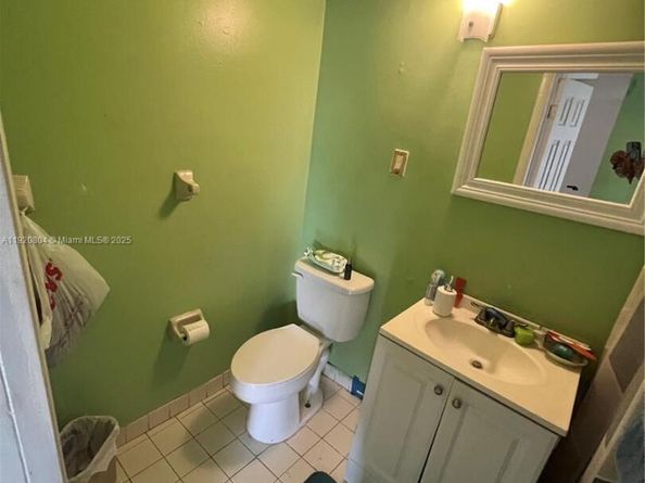 2255 NW 85th St, Miami FL 33147