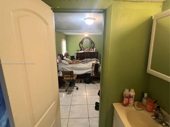 2255 NW 85th St, Miami FL 33147