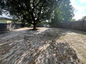 2255 NW 85th St, Miami FL 33147