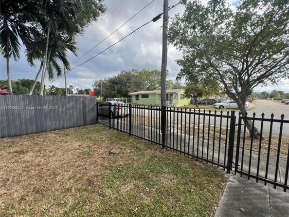 2255 NW 85th St, Miami FL 33147