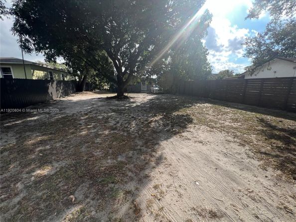 2255 NW 85th St, Miami FL 33147