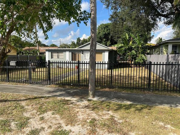 2255 NW 85th St, Miami FL 33147