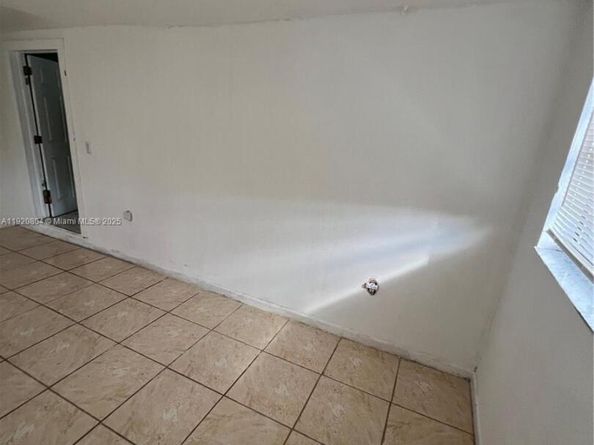 2255 NW 85th St, Miami FL 33147