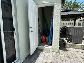 133 SE 28th Ter 8, Homestead FL 33033