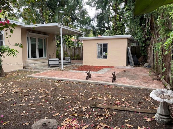 2121 SW 30th Ct, Miami FL 33145
