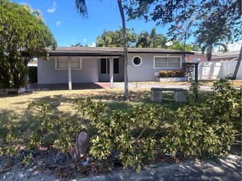 221 NE 24th St
