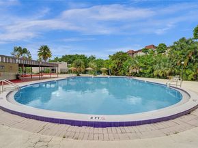 7100 NW 17th St 402, Plantation FL 33313