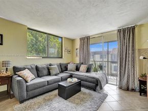 7100 NW 17th St 402, Plantation FL 33313
