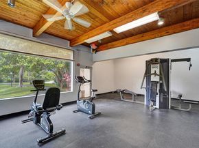 7100 NW 17th St 402, Plantation FL 33313