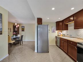 7100 NW 17th St 402, Plantation FL 33313